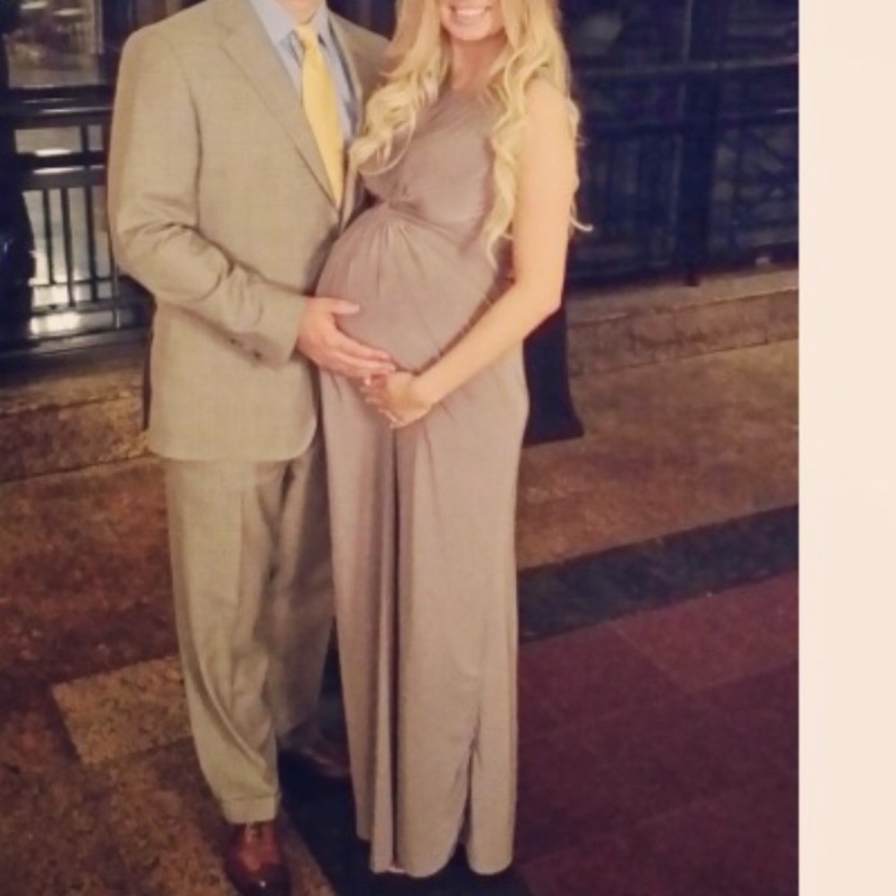 🎉HP🎉 Isabella Oliver maternity dress